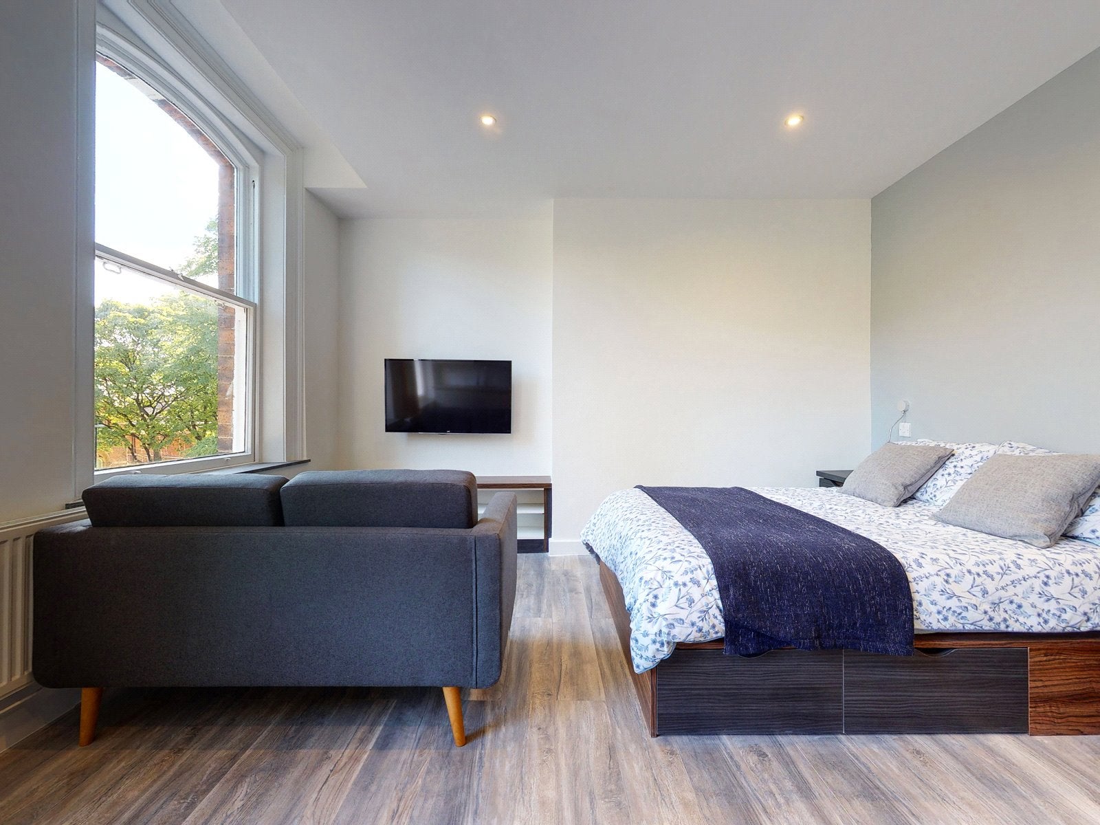 Flat Hyde Terrace in Leeds