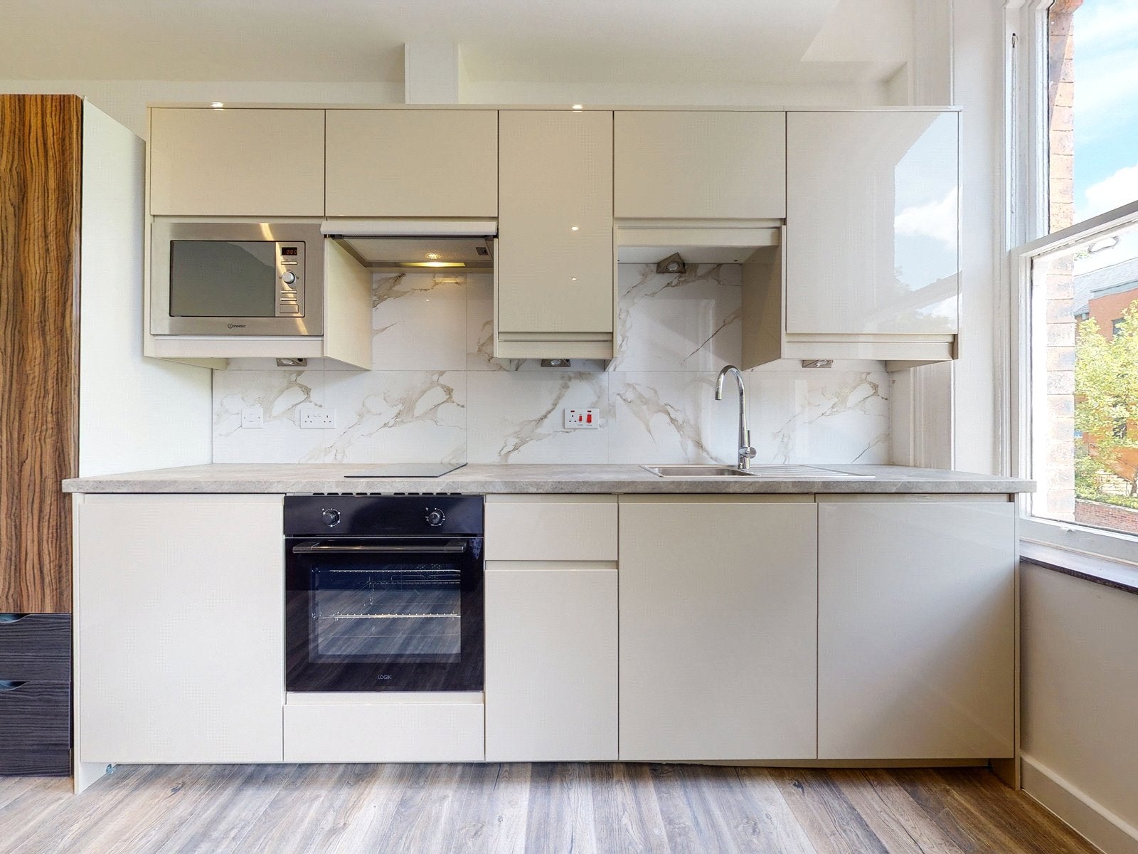 Flat Hyde Terrace in Leeds