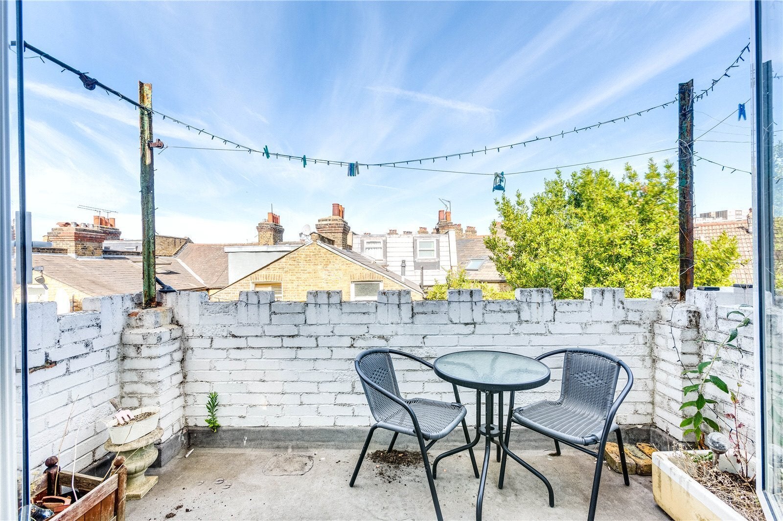 Flat Queenstown Road in Greater London