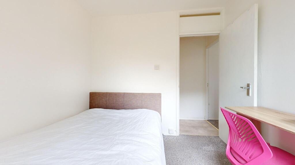 Flat Hall Place in City of Westminster