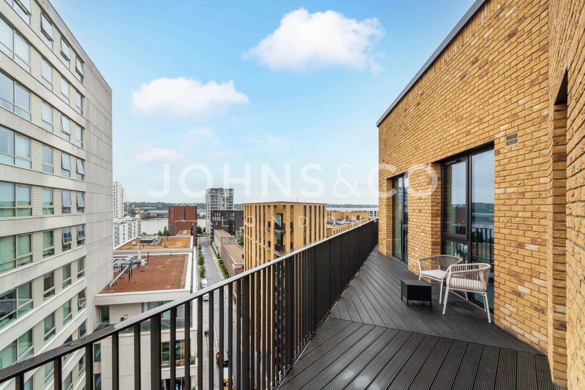 Flat Starboard Way in Greater London