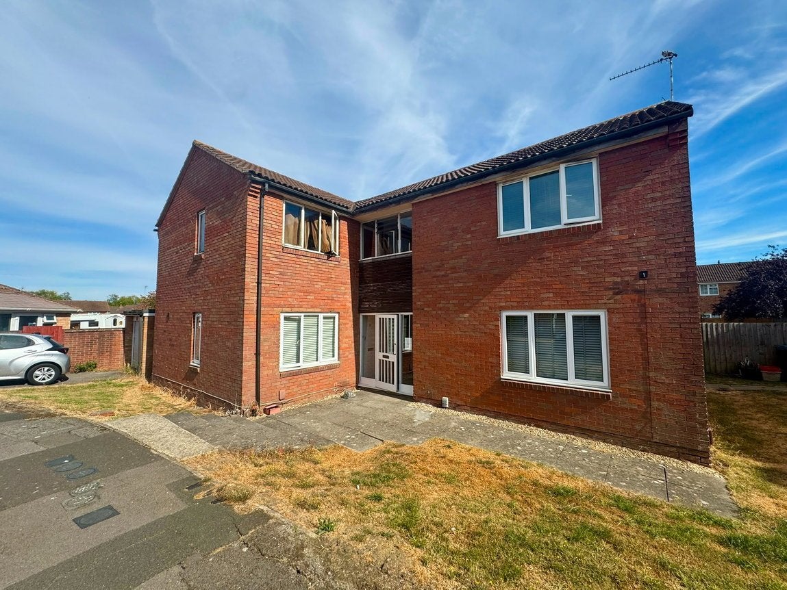 Flat Thornford Drive in Swindon