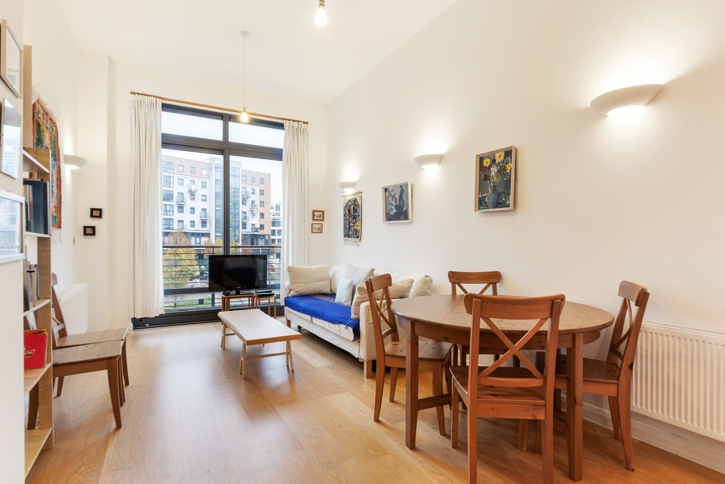 Flat Larden Road in Greater London
