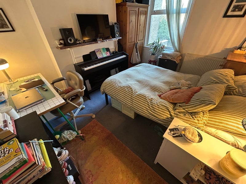 Room Gateley Road in Greater London
