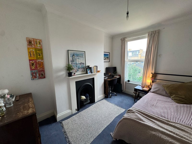 Room Gateley Road in Greater London