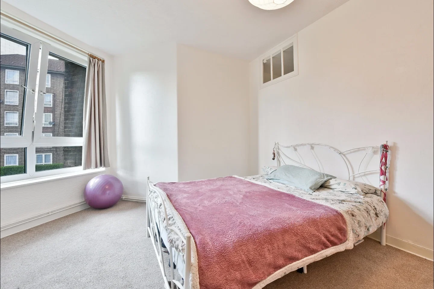 Room Orb Street in Greater London