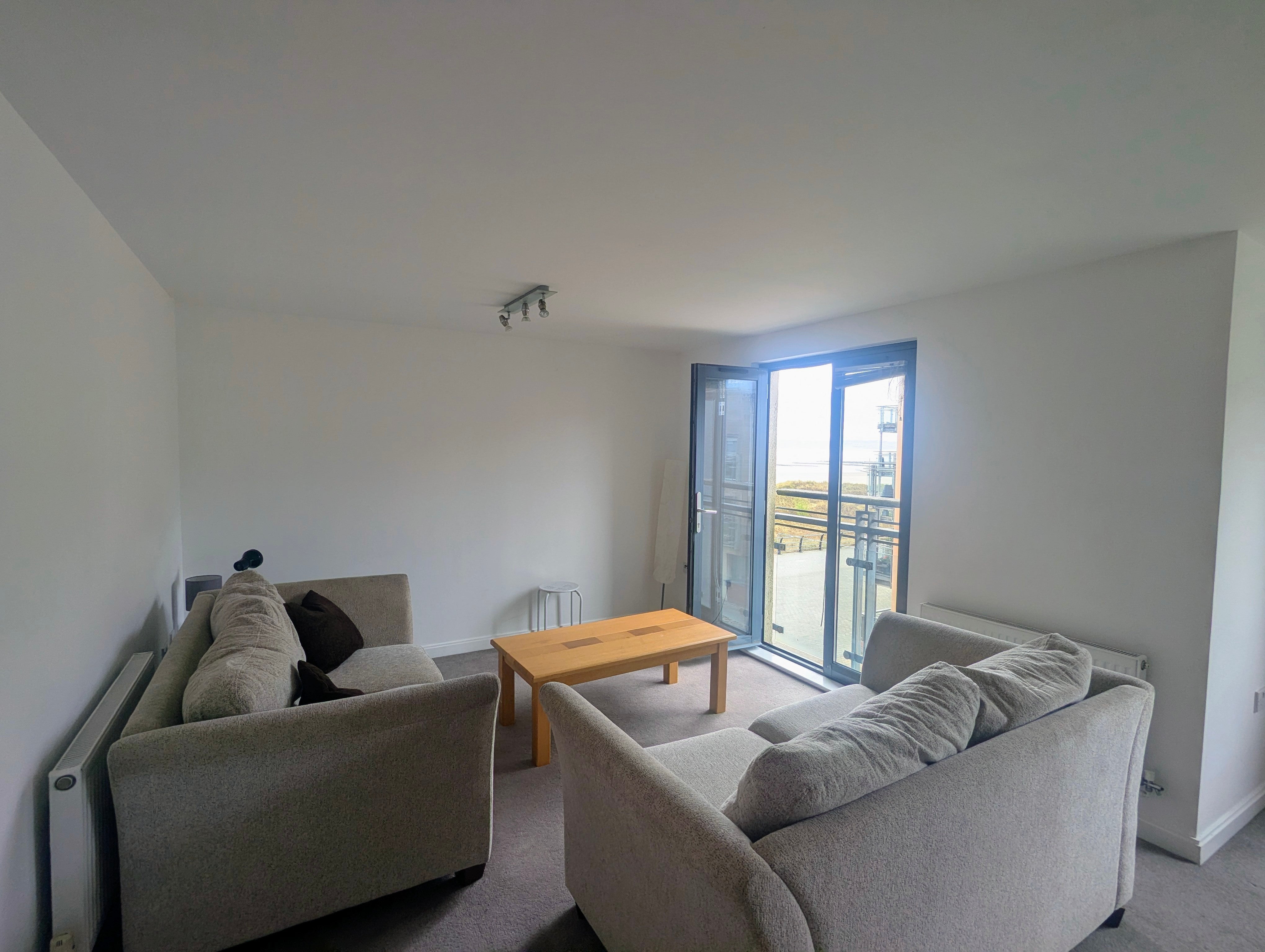 Flat St Margarets Court in Swansea