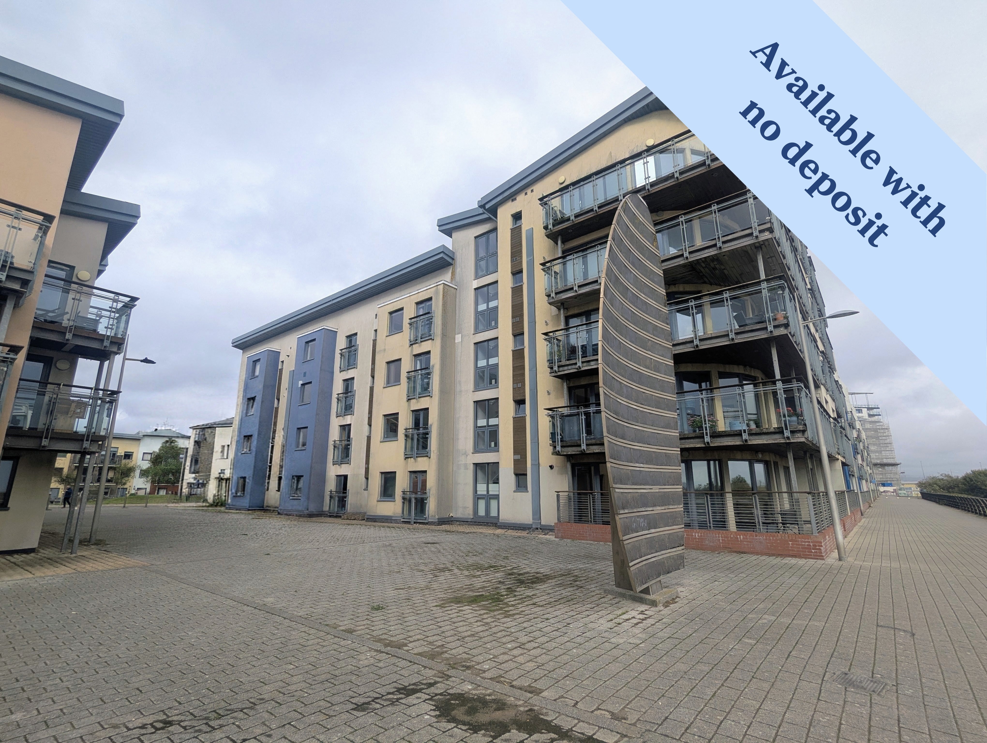 Flat St Margarets Court in Swansea