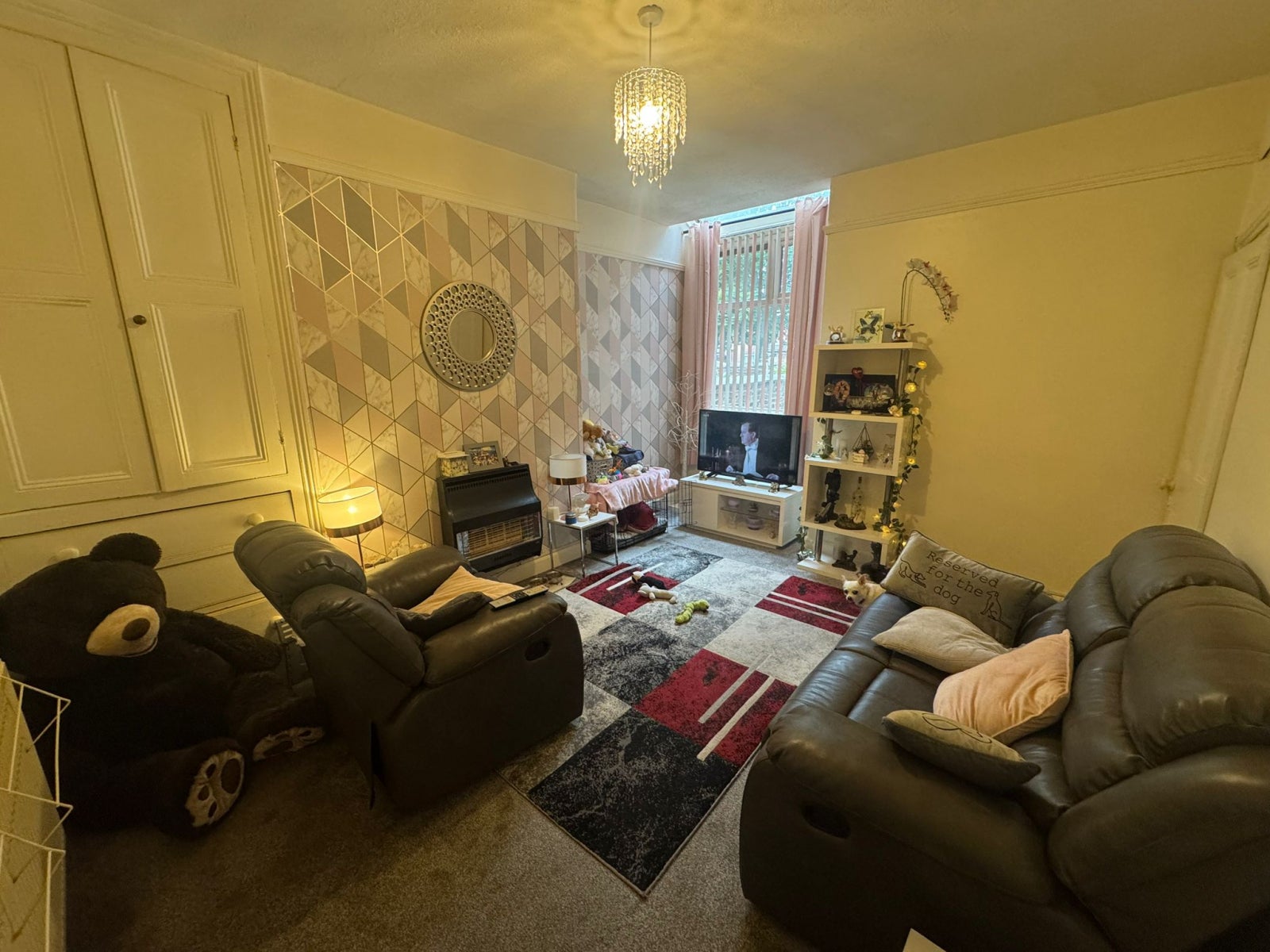 Room Gleaves Road in Salford
