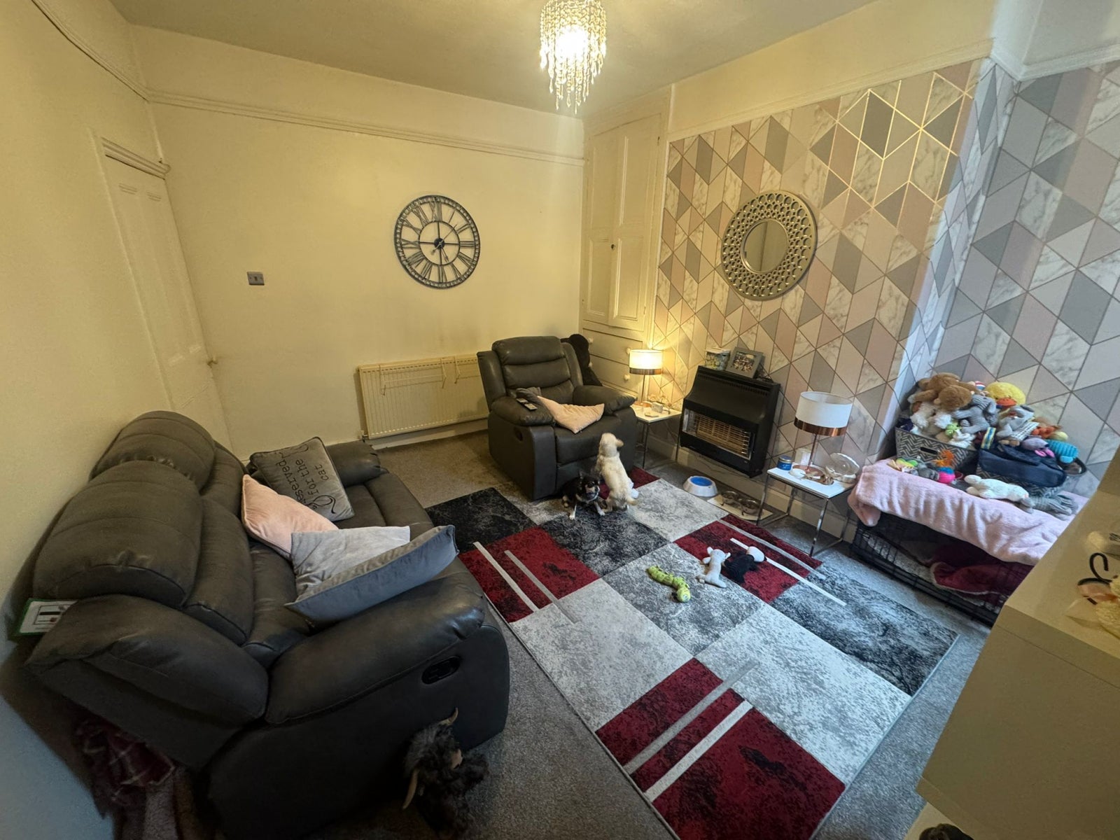Room Gleaves Road in Salford