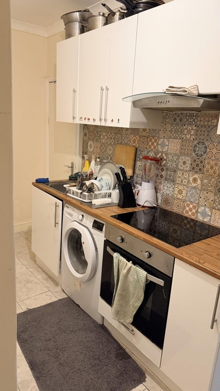Room High Street in Greater London