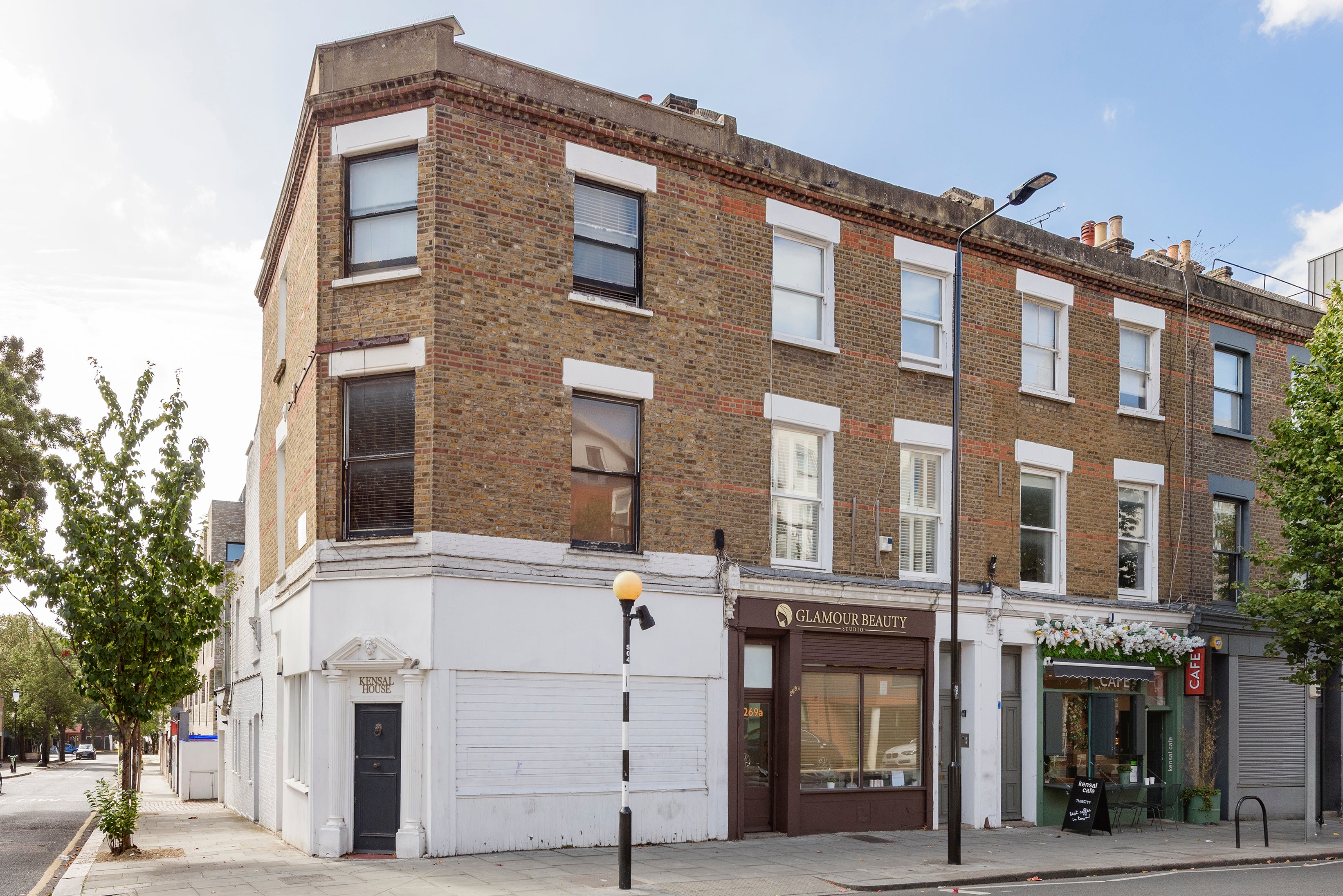 Flat Kensal Road in Greater London