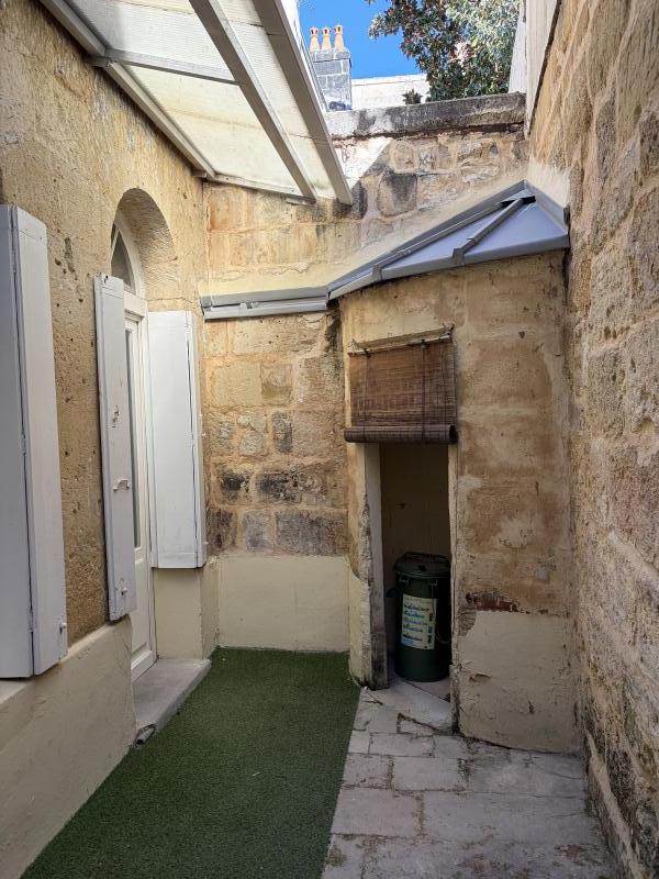 House Rue des Treilles in Libourne