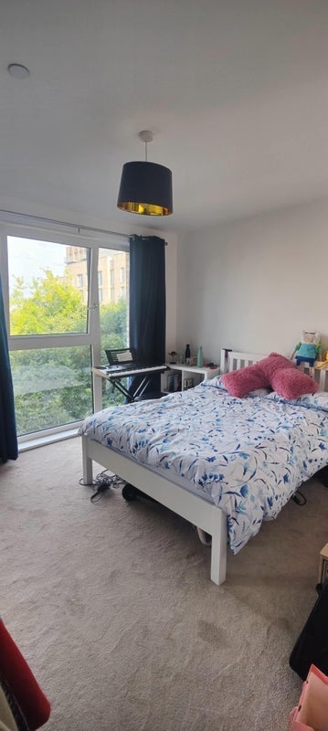 Room Ironworks Way in Greater London