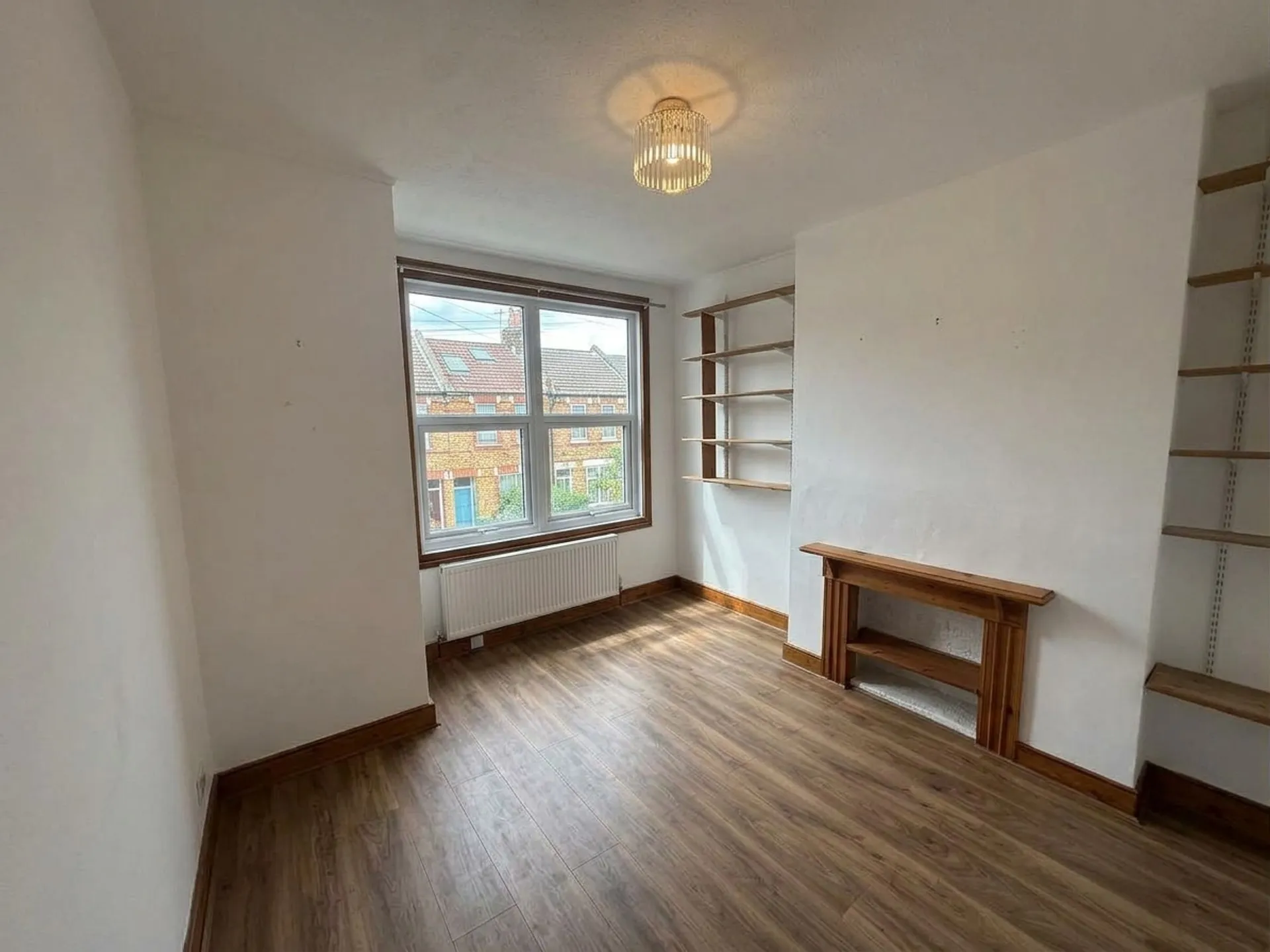 Flat Edgington Road in Greater London