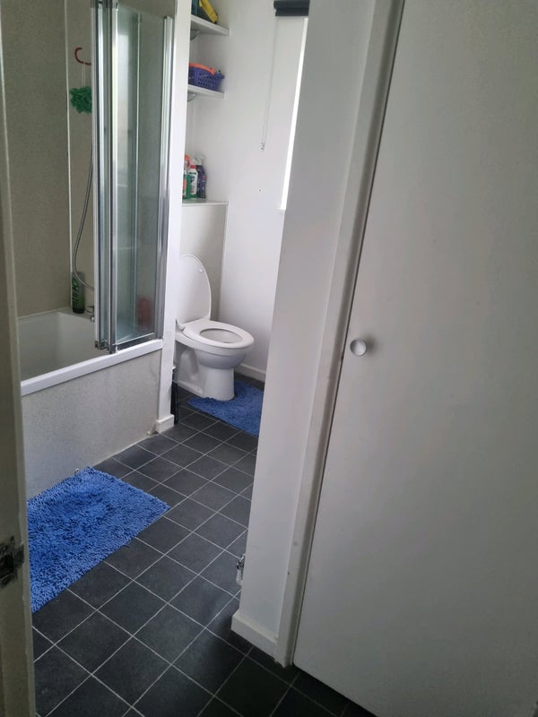 Room Calluna Drive in Mid Sussex