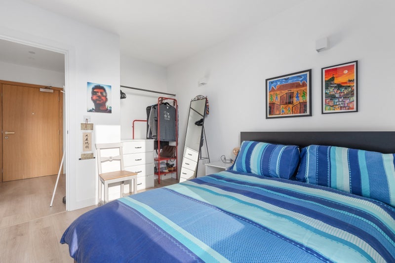 Flat Bollo Lane in Greater London