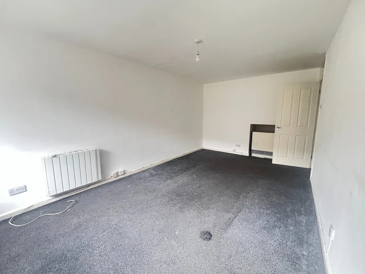 Flat Ashburnham Road in Luton