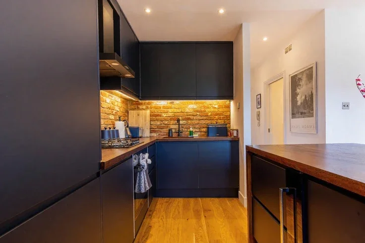 Flat Arragon Road in Greater London