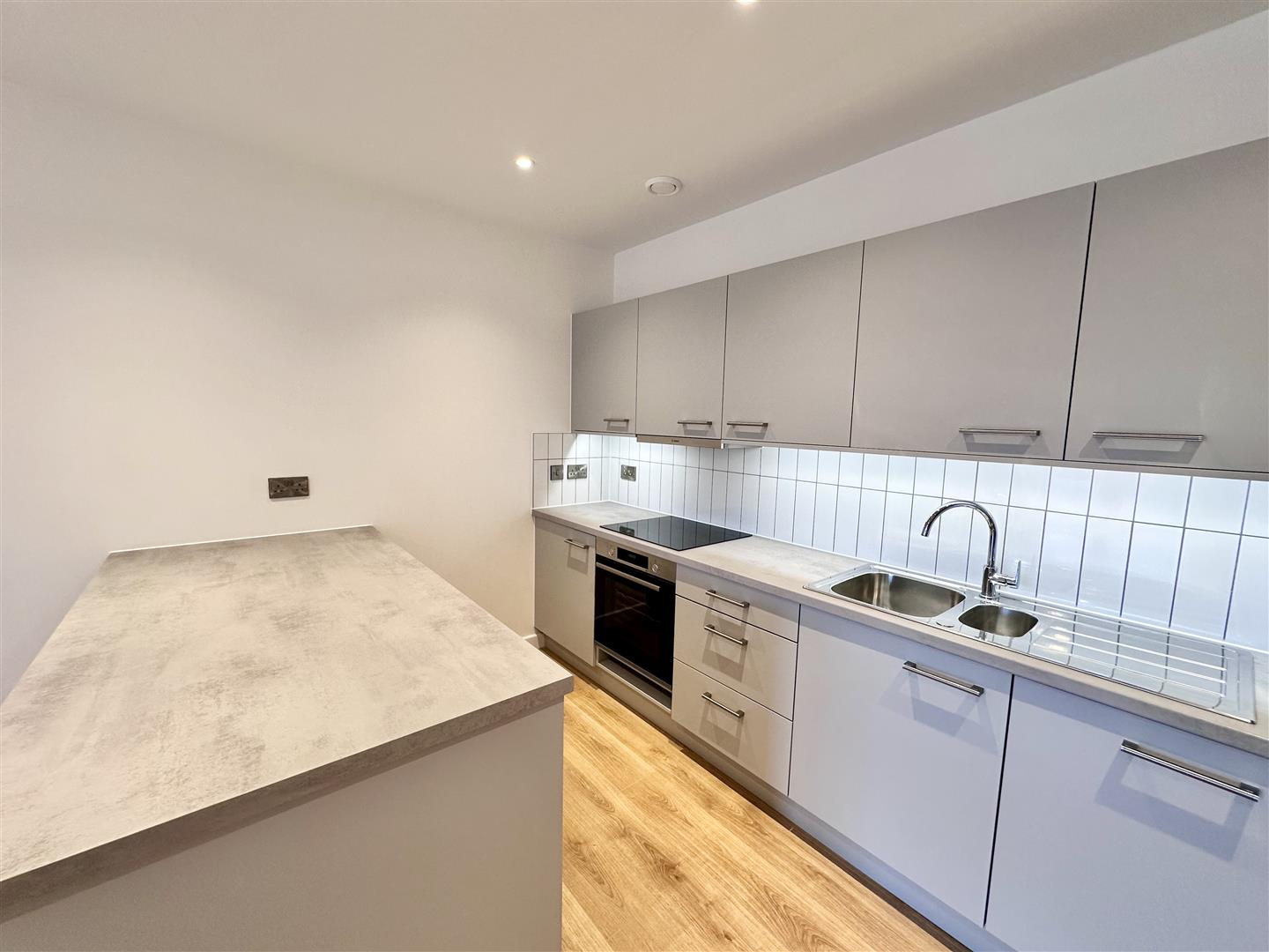 Flat Knowleston Place in Matlock Town
