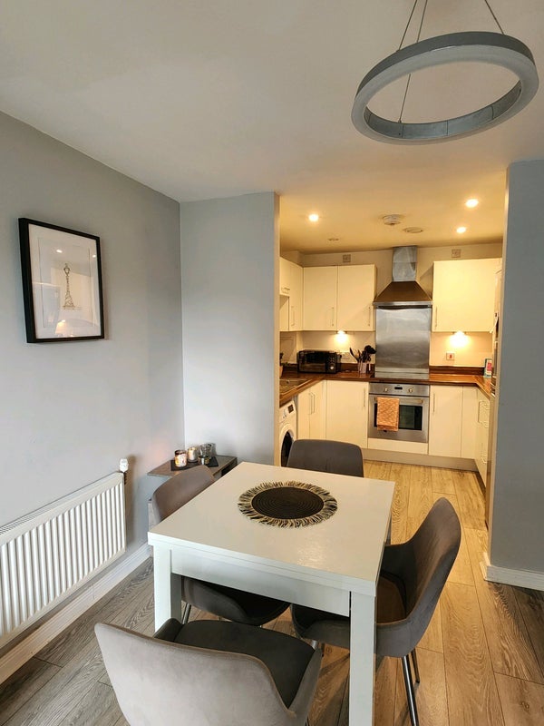 Room Wick Lane in Greater London