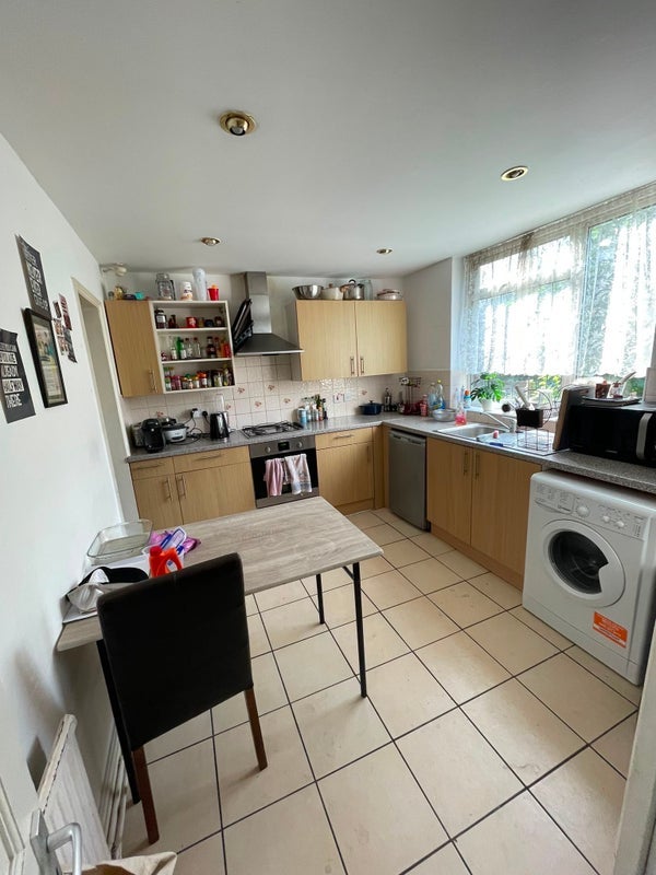 Room Daley Street in Greater London