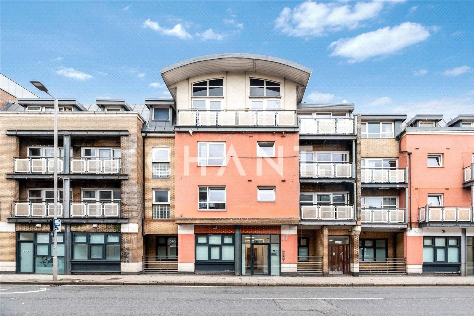 Flat London Road in Greater London