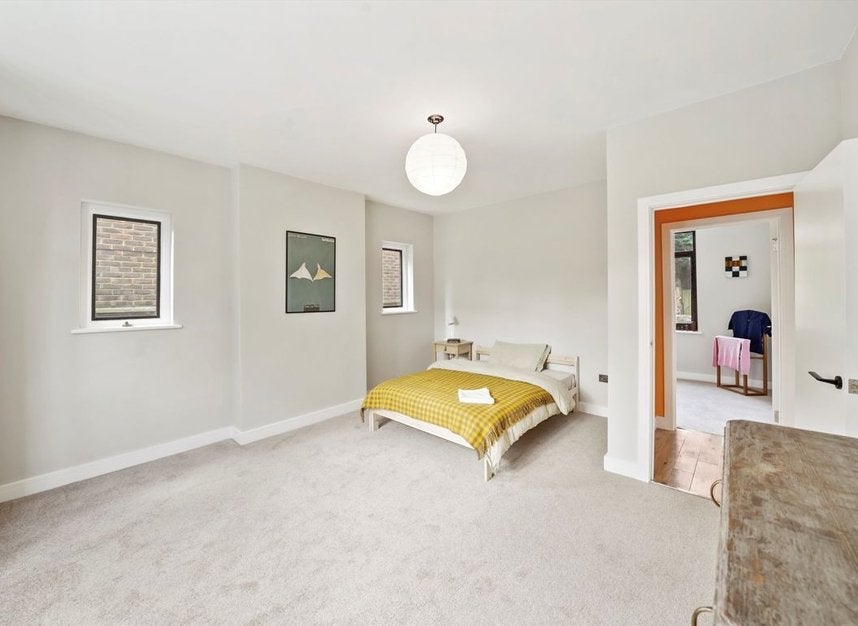 Flat Ryecroft Road in Greater London