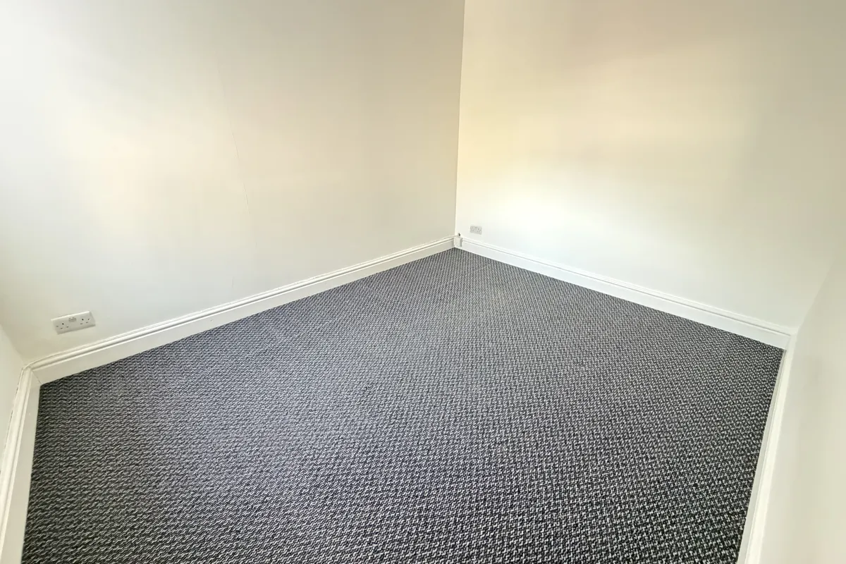 Flat Houston Road in Rugby