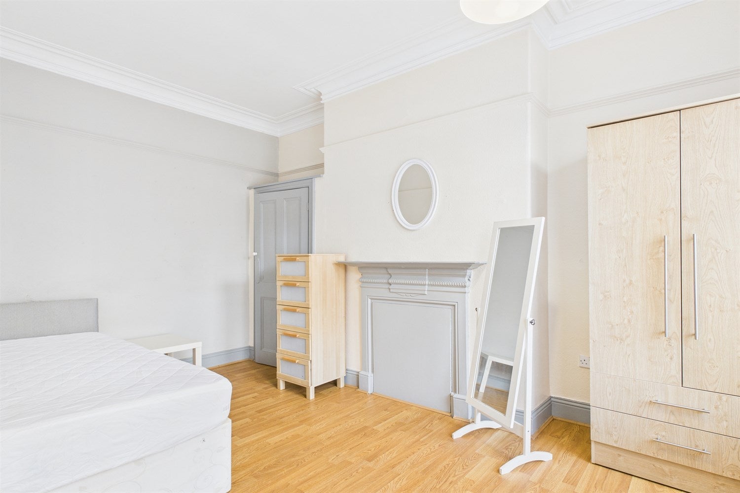 Flat Trewhitt Road in Newcastle upon Tyne