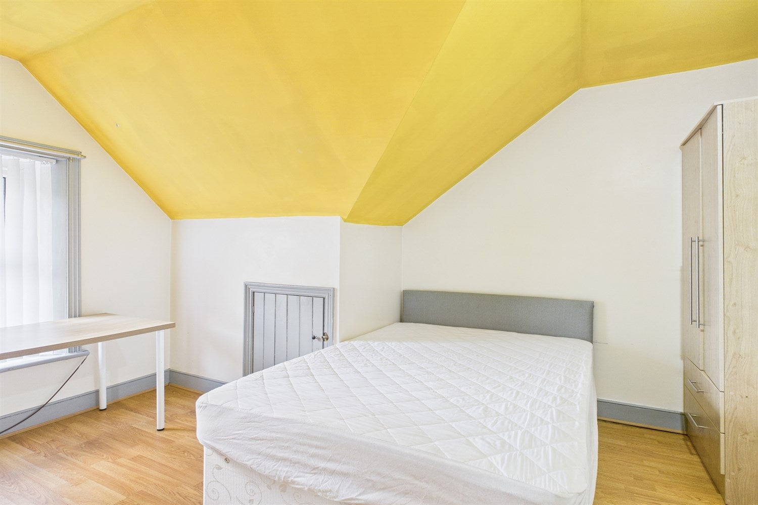 Flat Trewhitt Road in Newcastle upon Tyne
