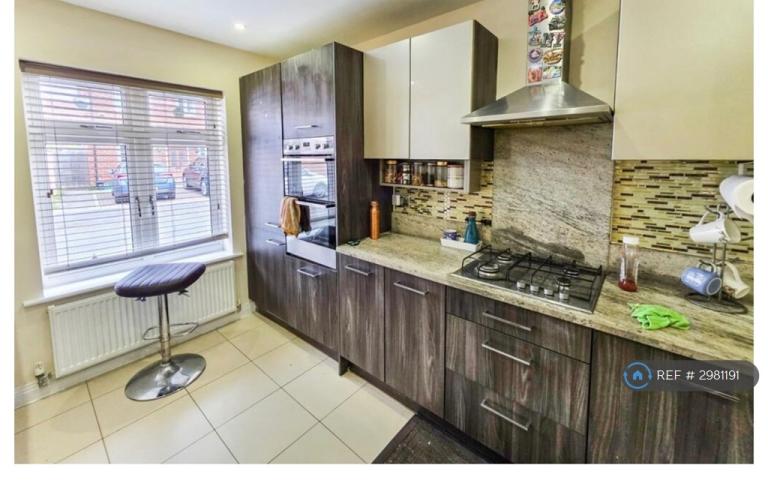 House Repton Crescent in Woodley