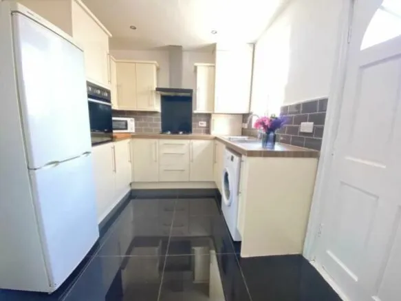 House Fieldhead Road in Sheffield