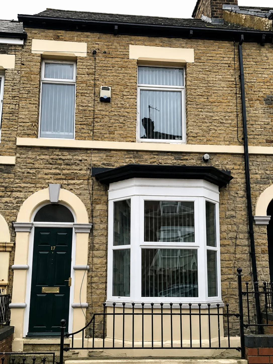 House Fieldhead Road in Sheffield