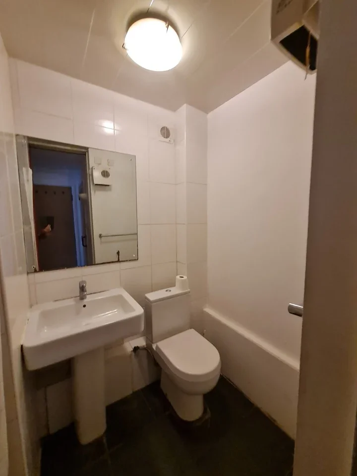 Flat Pikestone Close in Greater London