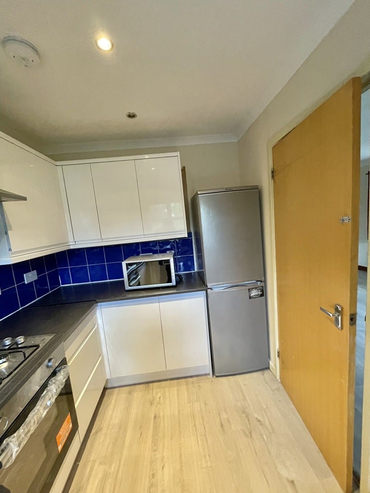 Flat Victoria Road in Greater London