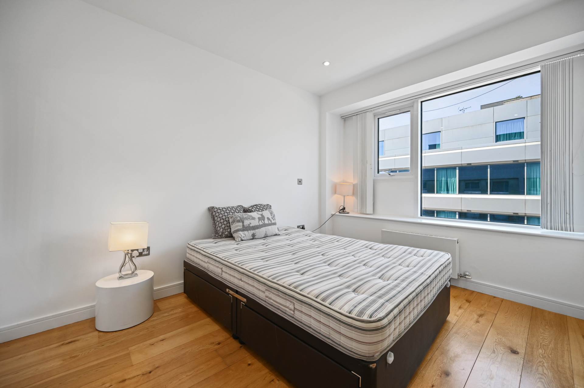 Flat Balfour Road in Greater London