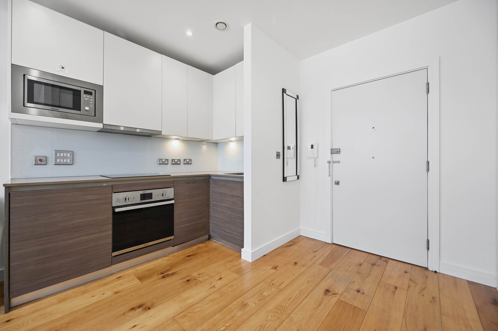 Flat Balfour Road in Greater London