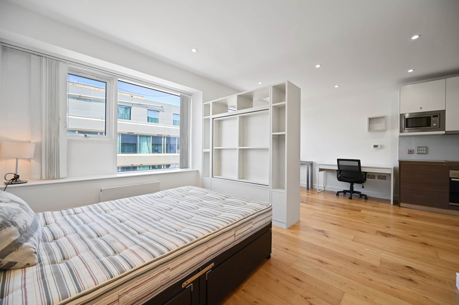 Flat Balfour Road in Greater London