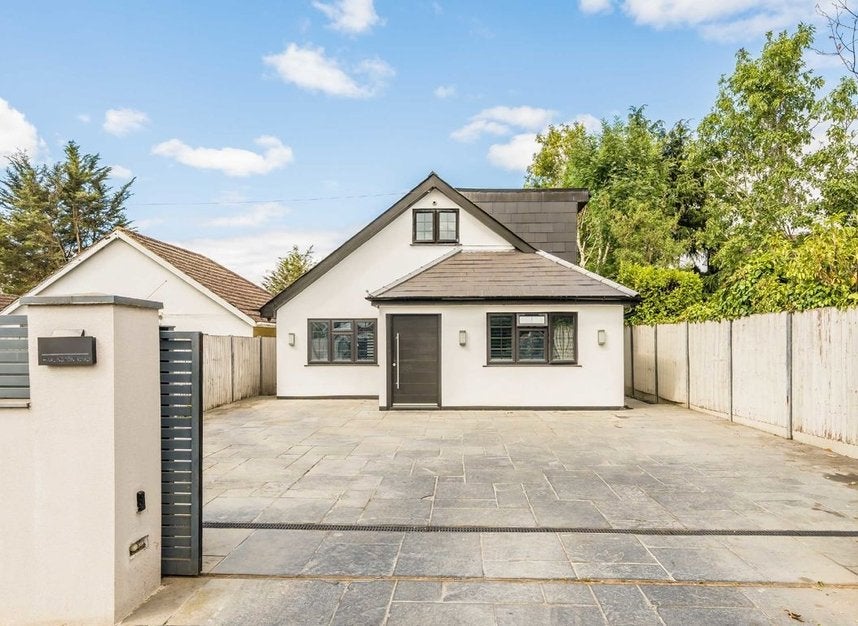 House Harlington Road in Greater London