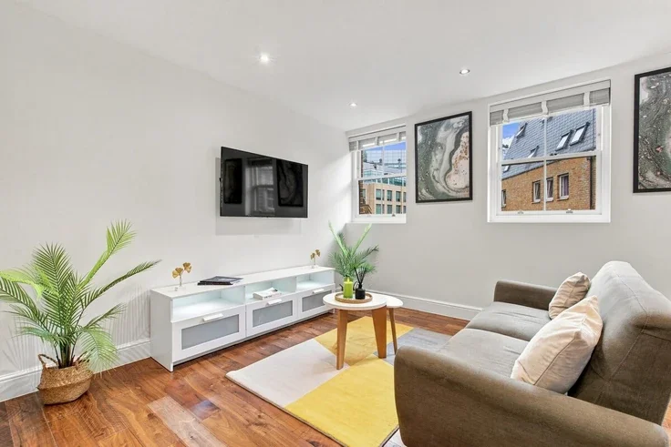 Flat Sandy's Row in Greater London