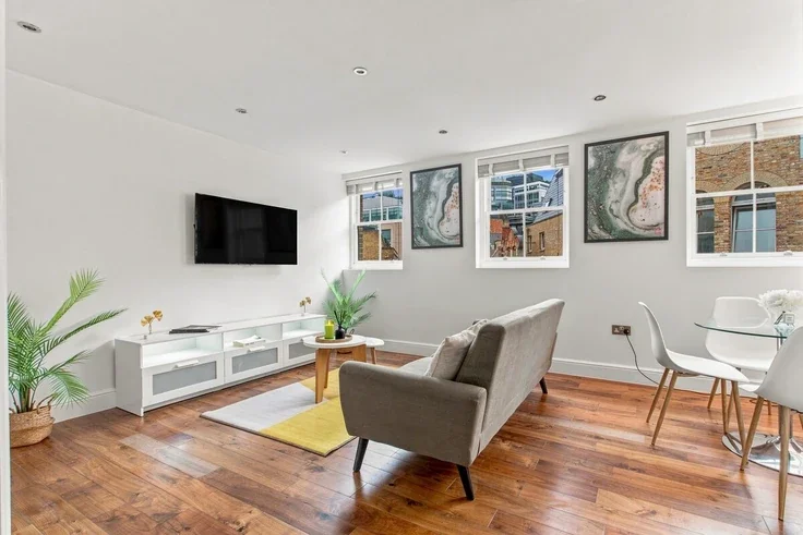 Flat Sandy's Row in Greater London
