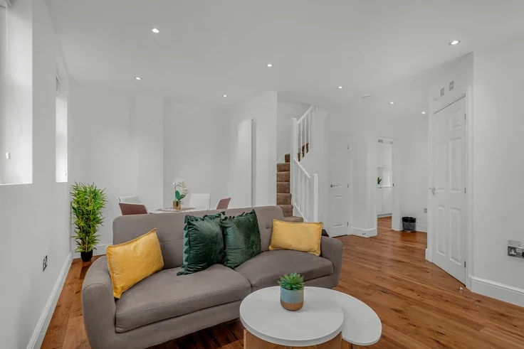 Flat Sandy's Row in Greater London