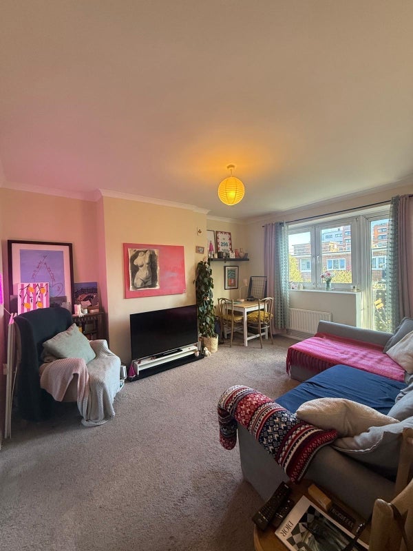 Room Ellsworth Street in Greater London