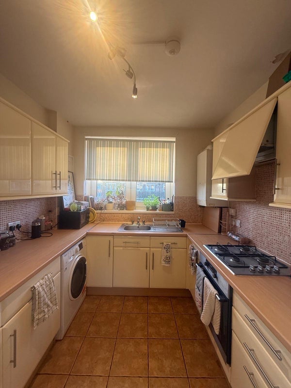 Room Ellsworth Street in Greater London