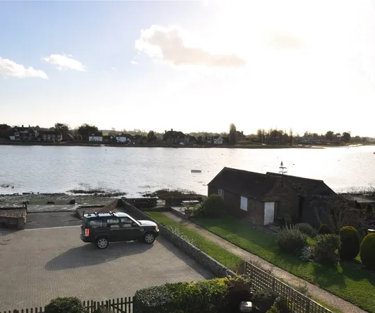 House Shore Road in Chichester