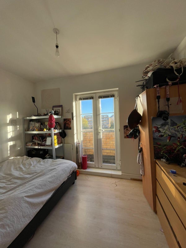 Room Chandler Way in Greater London