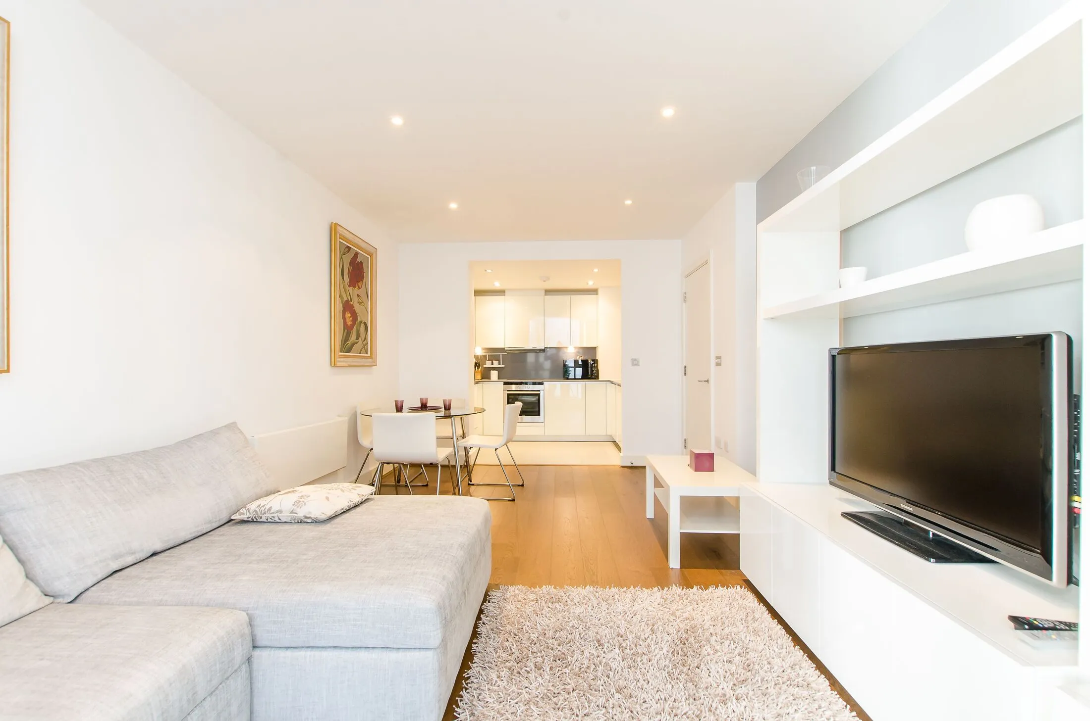 Flat Bridle Mews in Greater London