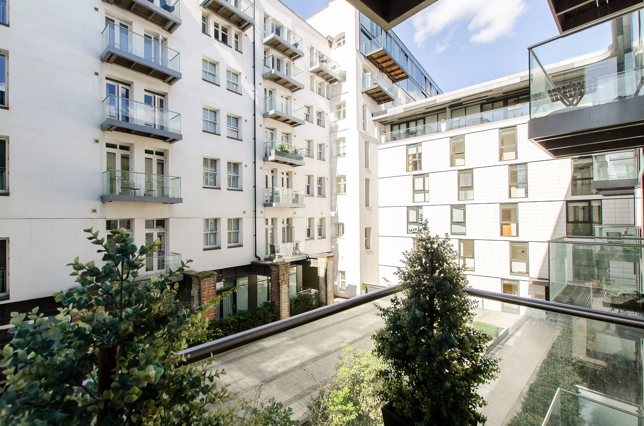 Flat Bridle Mews in Greater London
