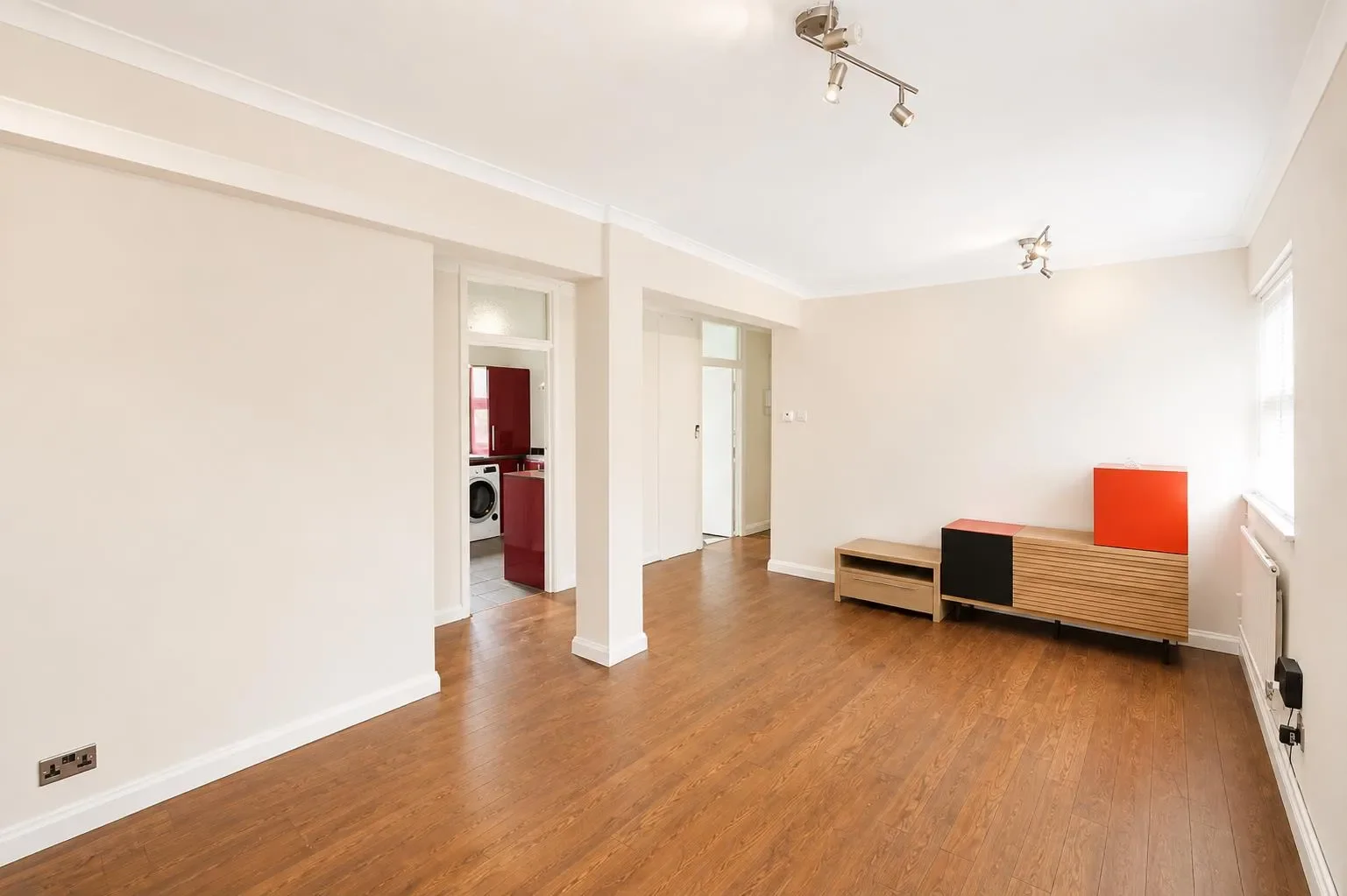 Flat Clifford Avenue in Greater London